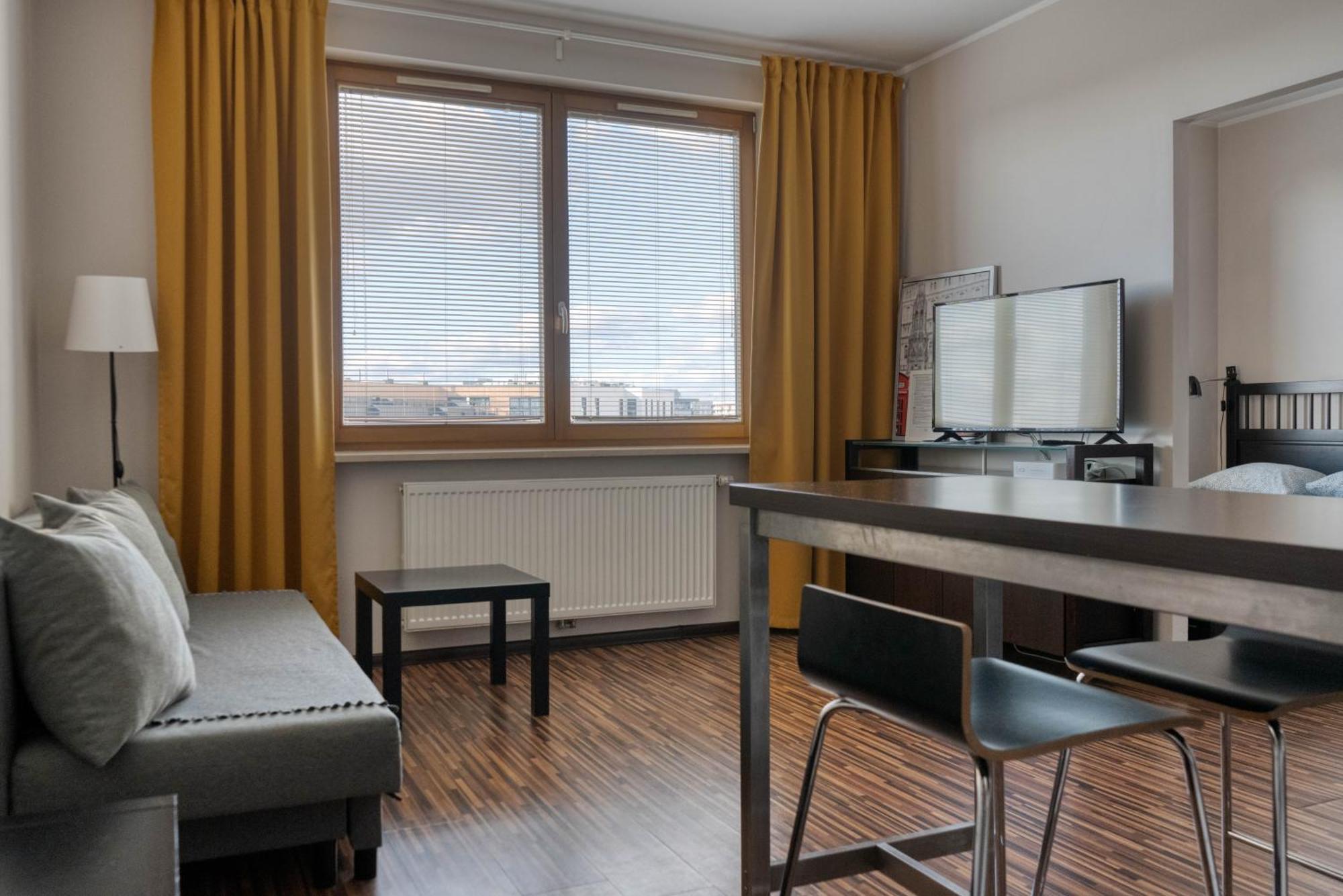 Airport Residence Amber Варшава Экстерьер фото