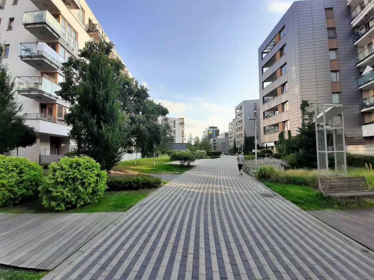 Airport Residence Amber Варшава Экстерьер фото