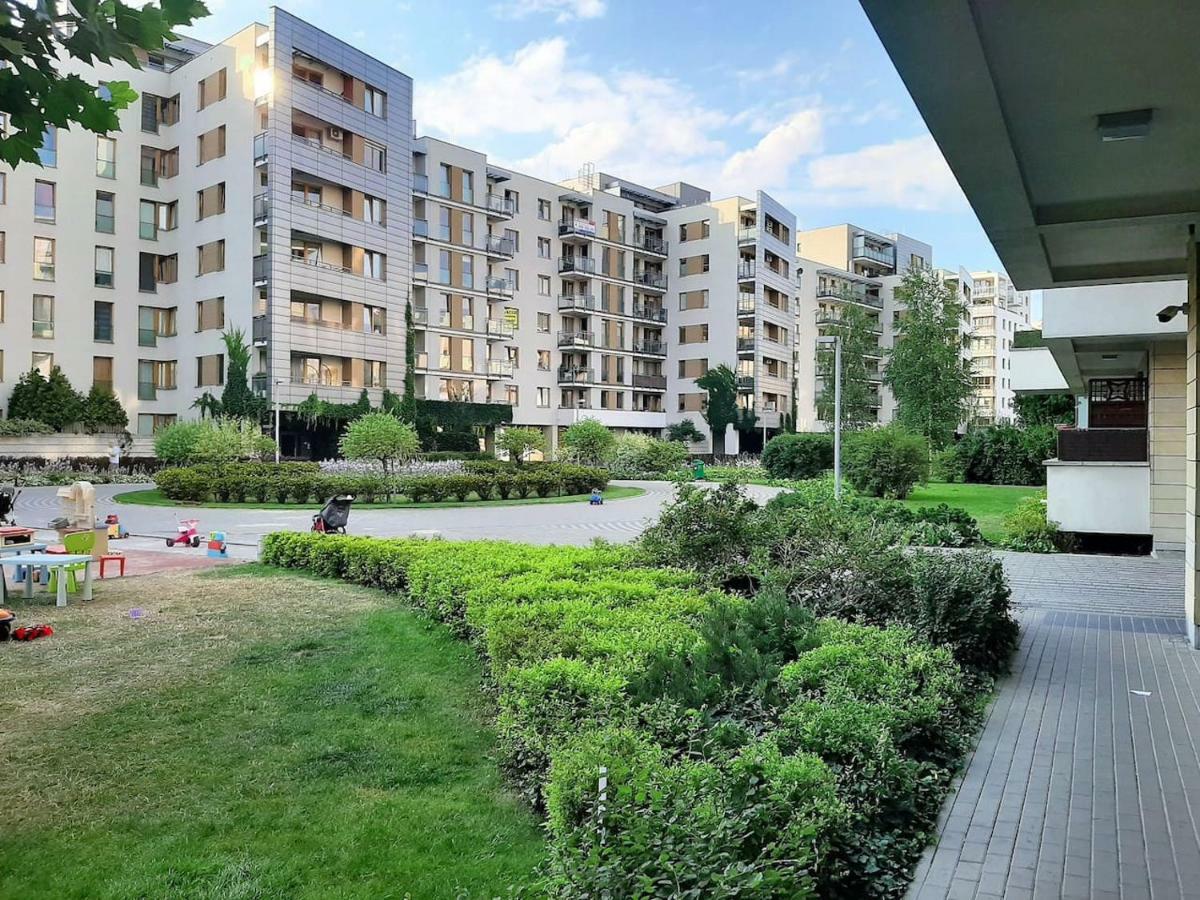 Airport Residence Amber Варшава Экстерьер фото